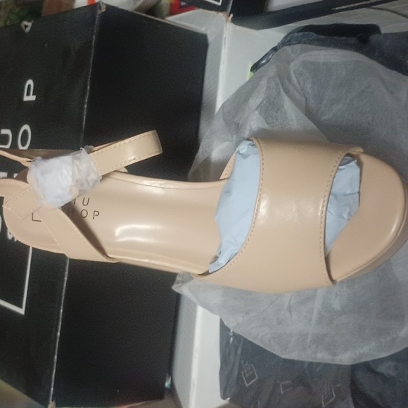 Shu Shop Geneva  Platform Sandals Size 8 and  10 - Picture 2 of 5
